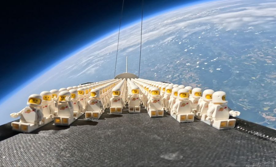 खेलौना कम्पनी लेगोले १ हजार साना ‘अन्तरिक्ष यात्री’लाई अन्तरिक्षमा पठायो