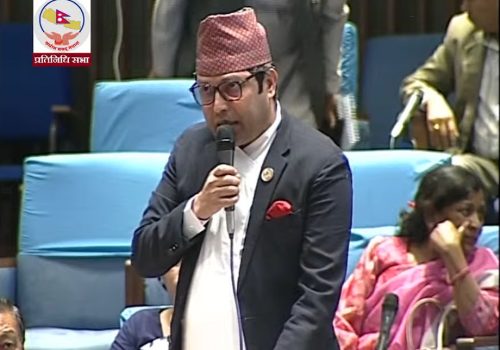 सामसङ र एप्पलका डिलरको दबाबमा नेपालीलाई फोन ल्याउन रोकियो:- सांसद बजगाईँ