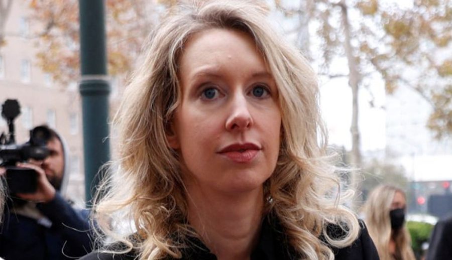 ठगीमा दोषी भएकी टेक कम्पनी थेरानोसकी संस्थापक ११ वर्षको सजाय भोग्न जेलमा