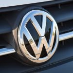 फक्सवागनले चीनमा बेच्ने आफ्ना गाडीमा ह्वावेको सफ्टवेयर राख्ने