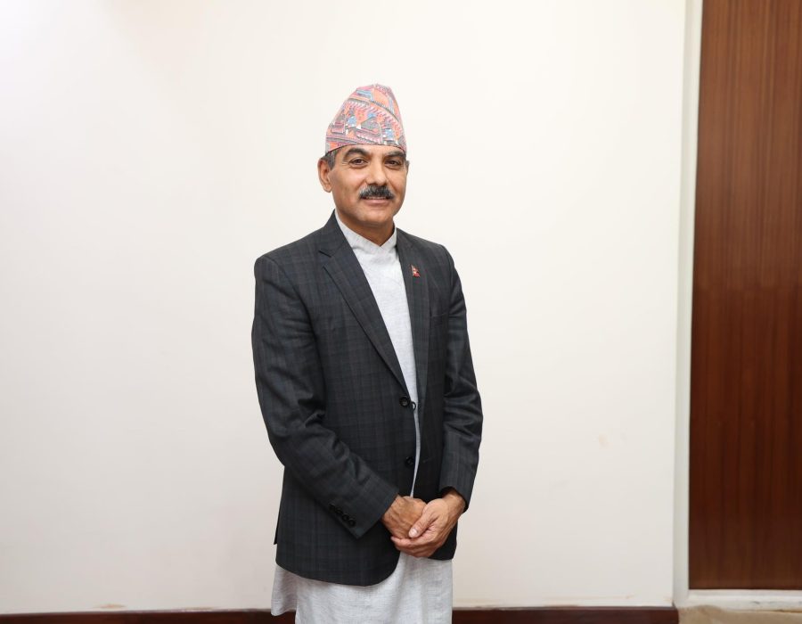 सञ्चार मन्त्रालयमा हुँदा विवादित रहेका डा. बैकुण्ठ अर्याल सरकारको मुख्य सचिवमा नियुक्त