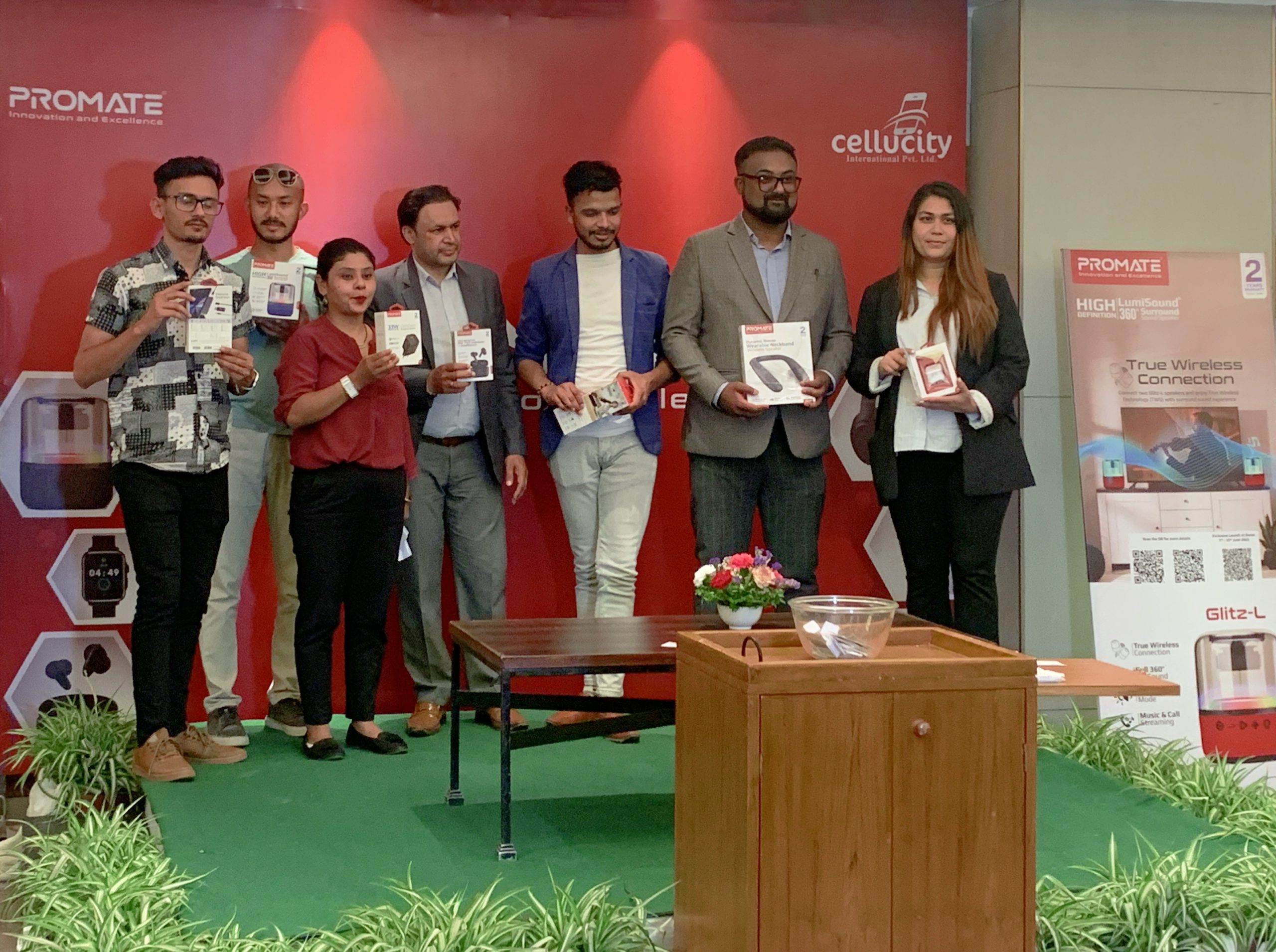 नेपालमा प्रोमेटका सामाग्री भित्र्याउँदै सेल्लुसिटी