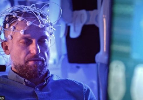 कम्पनीहरुले कामदारको काम हेर्न मस्तिष्क गतिविधि डाटा प्रयोग गर्न सक्ने आशंका