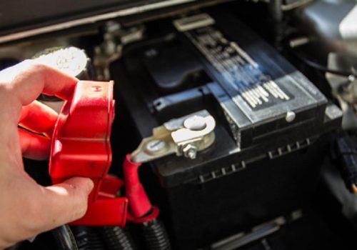 आउँदो वर्षाको समयमा यसरी सुरक्षित राख्नुस् आफ्नो विद्युतीय गाडीको ब्याट्री