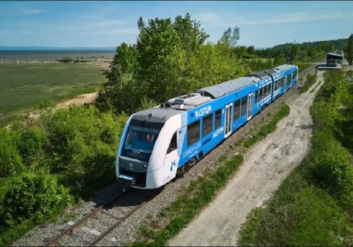 उत्तरी अमेरिकामा हाइड्रोजनद्वारा संचालित पहिलो ट्रेन क्यानाडामा परीक्षण प्रयोगमा