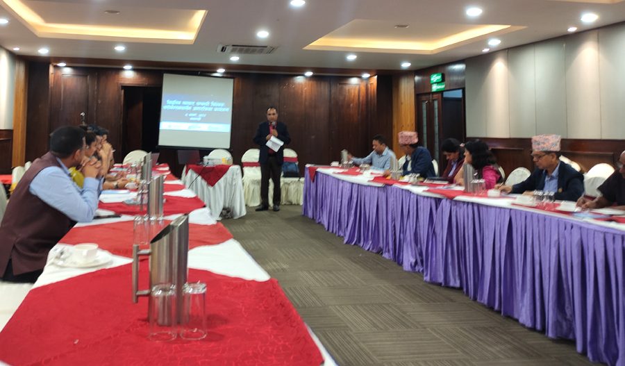 ई-कमर्श विद्येयकले साना व्यवसाय मार्ने सरोकारबालाको दाबी, उपभोक्ता संरक्षण गरिनुपर्ने सांसदहरुको भनाई