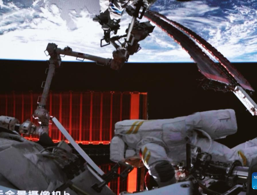 अनुभवी चिनियाँ अन्तरिक्षयात्रीले अन्तरिक्ष स्टेसनमा नयाँ दलको नेतृत्व गर्दै