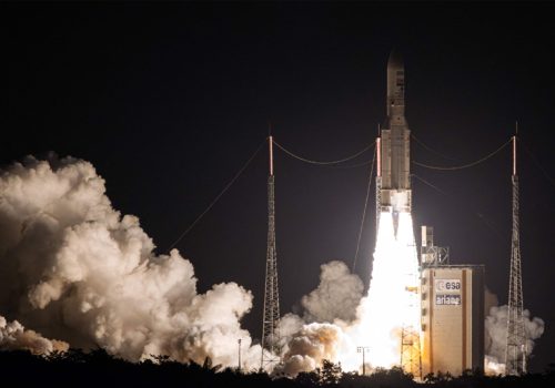 युरोपको एरियन-५ रकेटले पूरा गर्यो अन्तिम प्रक्षेपण