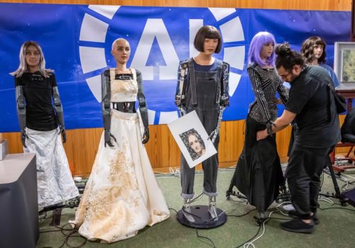 ह्युमनोडड रोबोट निर्माणका क्षेत्रमा अमेरिकाभन्दा चीन धेरै अगाडि रहेको विश्लेषकहरुको दाबी