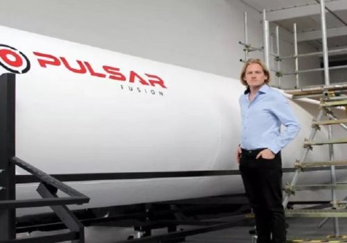 ५ लाख माइल प्रतिघण्टा गतिको स्पेस रकेटले ’स्टार ट्रेक’ प्रविधि प्रयोग गरेर मानिसलाई सौर्यमण्डलबाट बाहिर लैजाने