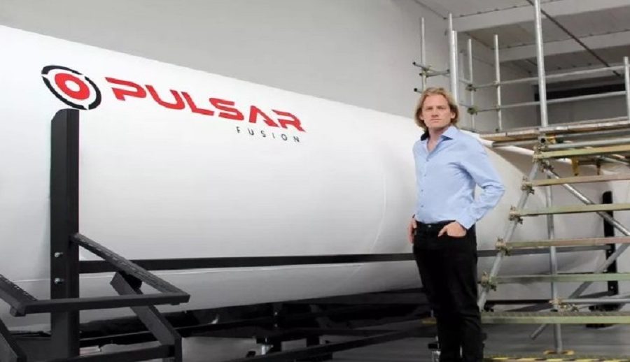 ५ लाख माइल प्रतिघण्टा गतिको स्पेस रकेटले ’स्टार ट्रेक’ प्रविधि प्रयोग गरेर मानिसलाई सौर्यमण्डलबाट बाहिर लैजाने