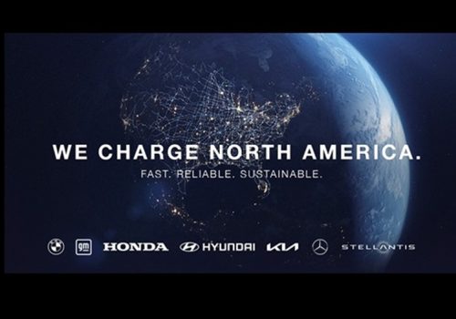 सात कार निर्माताले उत्तर अमेरिकाको मापदण्डयुक्त इभी चार्जिङ नेटवर्क तयार गर्ने