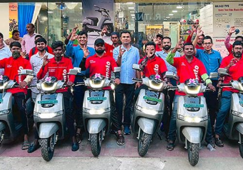 जोमाटोले टीभीएस आईक्यूब इलेक्ट्रिक स्कुटर मार्फत फूड डेलिभर गर्ने