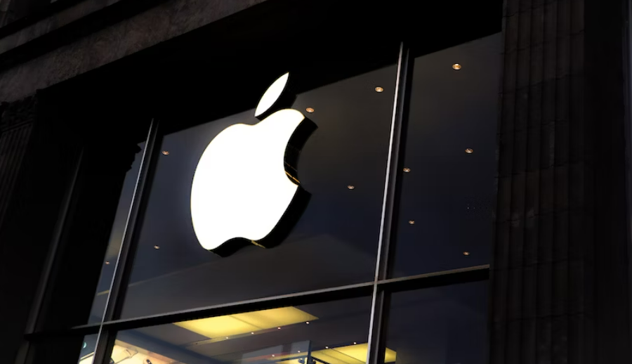 एप्पल आईफोन फोल्डलाई लिएर उत्साहित, ढुवानी पूर्वानुमान बढाउँदै