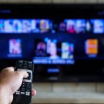 भारतमा दर्शकहरू डिजिटल हुँदै जाँदा जियोस्टार, जी र अन्य प्रसारकहरूले टिभी लाइसेन्स त्यागे