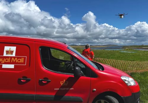 बेलायतको पहिलो ड्रोन मेल सेवा सुरु, ड्रोनमार्फत पत्र र पार्सल दूर्गम टापुमा वितरण गरिने