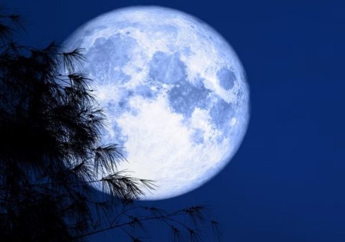 अगस्टमा दुर्लभ सुपर ब्लू मुन देखिने