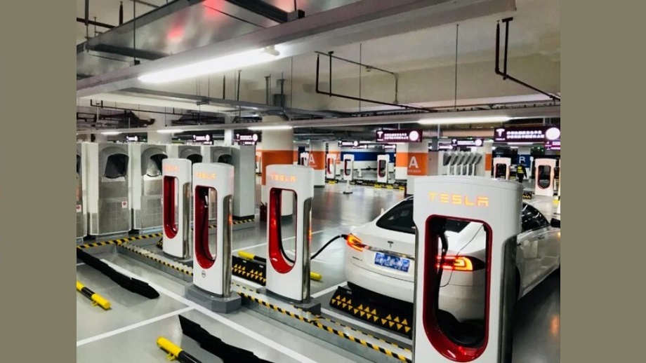 टेस्लाले आफ्नो सुपरचार्जर व्यवसायबाट अर्बौं कमाउने अनुमान