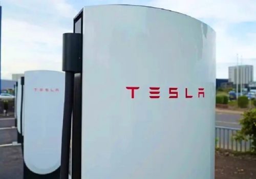 टेस्लाको नयाँ भी४ सुपरचार्जर चाँडै बेलायतमा उपलब्ध हुने