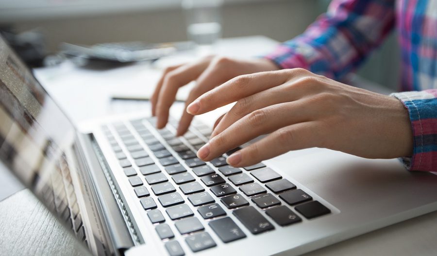 किबोर्डको टाइपिङ ध्वनि सुनेर तपाईंको पासवर्ड चोर्न सक्छ एआईले