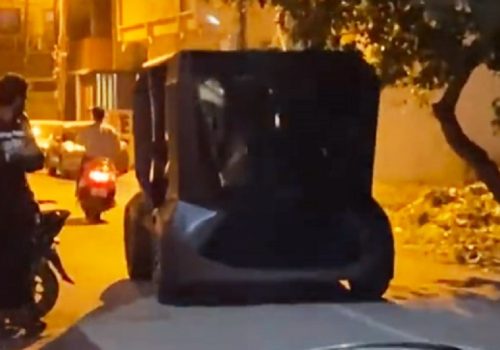 परीक्षणमा क्रममा बैंगलोरको सडकमा ड्राइभरलेस कार देखियो