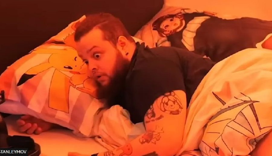 ’स्लीप स्ट्रिमर्स’: मानिसहरूले आफ्नो निद्रा प्रसारण गरेर पैसा कमाउँछन्