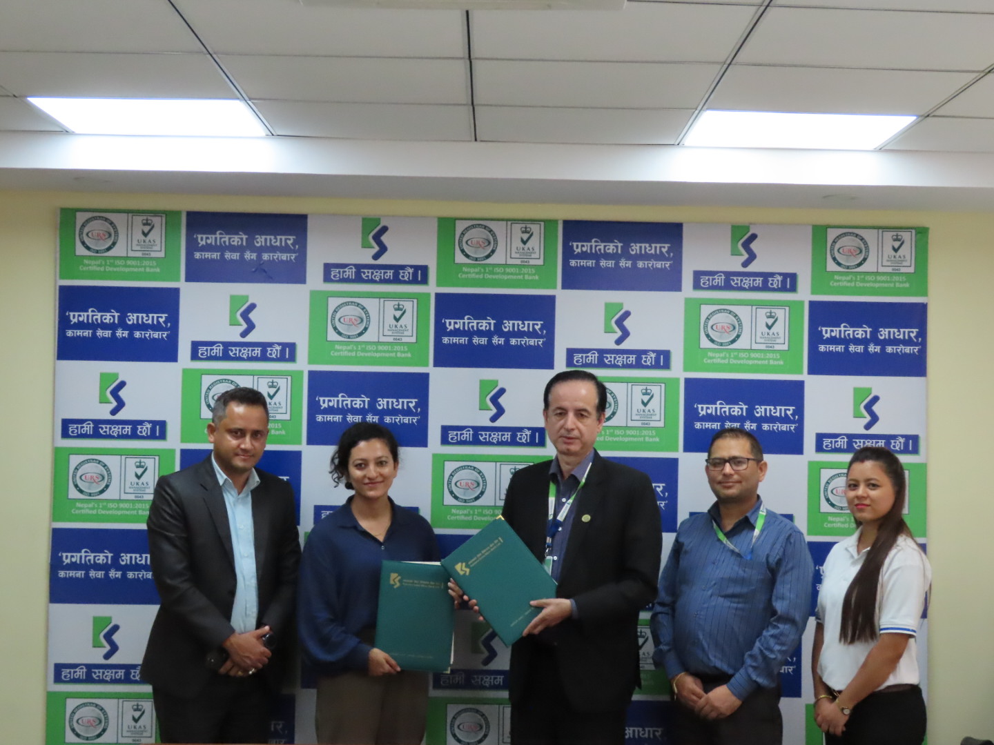 कामना सेवा विकास बैंकले एनईभी नेपालबीच विद्युतिय सवारी साधनमा कर्जा लगानी