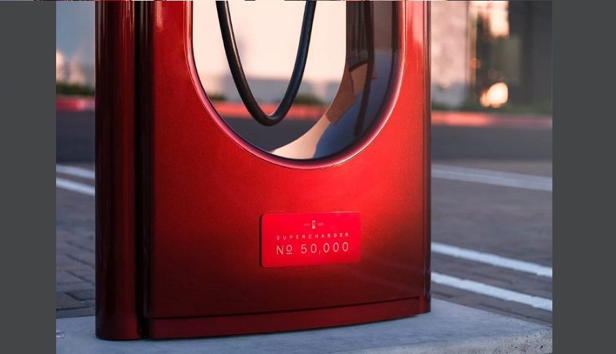 टेस्लाले इभी चार्ज गर्न जडान गर्यो ५० हजार सुपरचार्जर