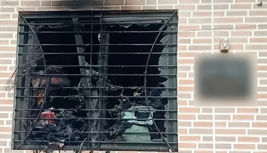 भारतमा स्मार्टफोन विष्फोट हुँदा ३ जना घाइते, पार्किङमा राखिएका कारका झ्यालहरुमा पनि क्षति