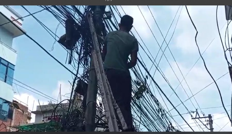 काठमाडौं महानगरपालिकाले जथाभावी तार काटिदिँदा सिनामंगल क्षेत्रमा इन्टरनेट सेवा अवरुद्ध