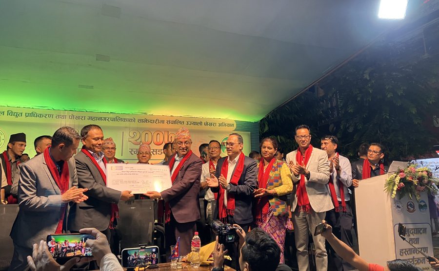 पोखराका स्मार्ट सडक बत्ती उद्घाटन