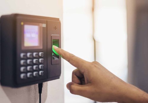 ई–हाजिरी यथाशीघ्र लागू गर्न मातहतका निकायलाई खानेपानीमन्त्री यादवको निर्देशन