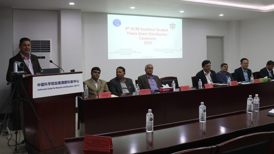 विज्ञानका उत्कृष्ट विद्यार्थीलाई चिनियाँ अनुदान