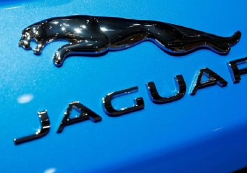 प्लग–इन हाइब्रिडको बढ्दो मागको कारण जगुआर ल्यान्ड रोभरको ईभी लन्चमा ढिलाइ