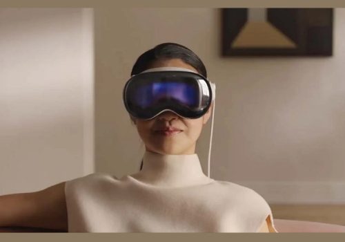 एप्पल भिजन प्रो हेडसेट केहिको लागि धेरै भारी तौल भएको रिपाेर्ट