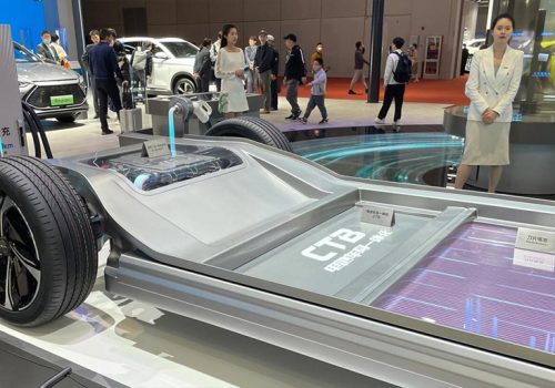 चीनमा इभी गाडीहरु स्क्र्याप गर्दा ब्याट्री पनि सवारी साधनसँगै अनिवार्य हुनुपर्ने नियम