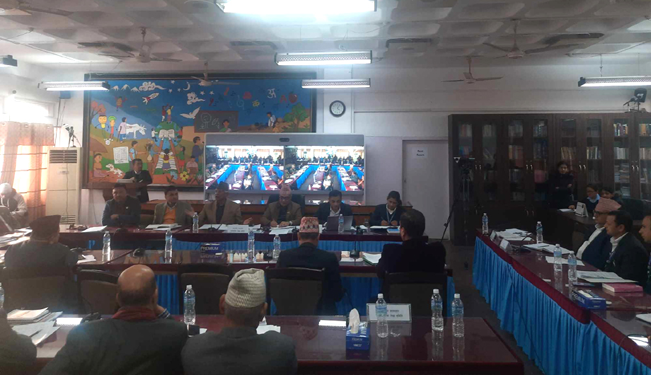 बेचेको शेयर सरकारले किनेर एनसेल चलाउनुपर्ने एमाले सांसद योगेश भट्टराईको माग