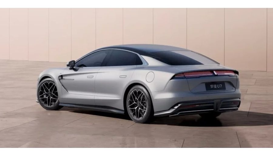 बीवाईडीको १,००० हर्सपावर मोटरसहितको याङ्गवाङ्ग यू७ स्लीक सेडान चीनमा अनावरण