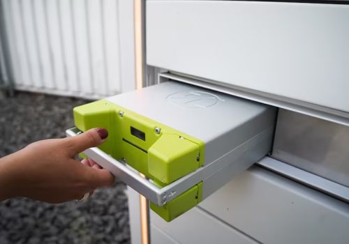 हार्वर्ड युनिभर्सिटीका अनुसन्धानकर्ताले तयार पारे १० मिनेटमा पूर्ण चार्ज हुने सोलिड स्टेट ब्याट्री