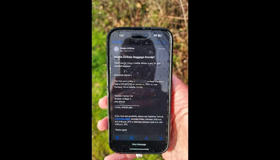 १६ हजार फिटको उचाइमा उडेको विमानको झ्याल फुट्दा खसेको आईफोन सकुशल भेटियो
