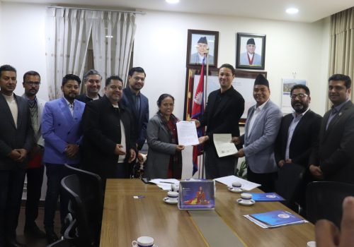Minister Sharma urges private sector to prepare IT sector plan and projects