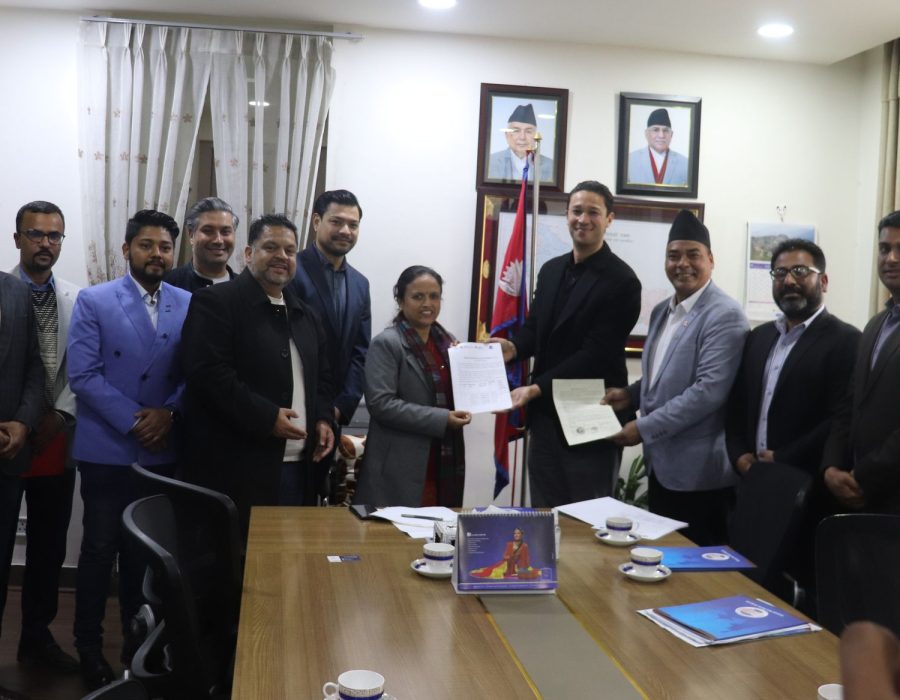 सूचना प्रविधि क्षेत्रका परियोजना तयार गर्न निजी क्षेत्रलाई मन्त्री शर्माको आग्रह