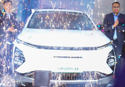 ओमोडा ई५ विद्युतीय गाडी नेपालमा सार्वजनिक