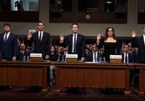 अमेरिकी संसदिय सुनुवाईमा सोशल मिडिया कम्पनीहरुको कडा आलोचना, जुकरबर्गले पिडितहरुसँग मागे माफी