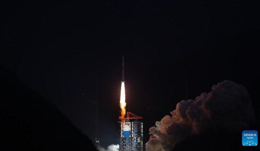 अटोनोमस कारहरूको लागि चीनको गिलीद्वारा ११ लो अर्थ अर्बिट स्याटेलाइट प्रक्षेपण