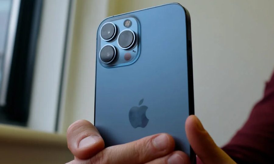 चीनमा २०२४ को स्मार्टफोन ढुवानी सुस्त, आईफोनको बजार माग २४ प्रतिशतले खस्कियो