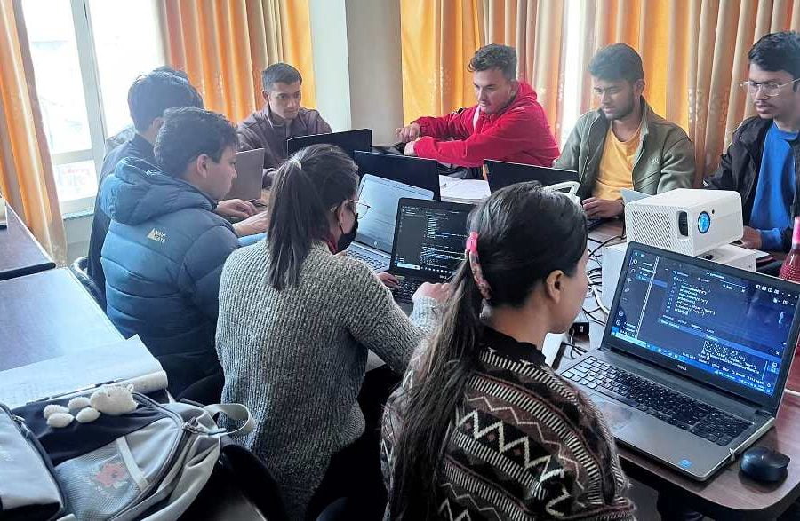 सिपालय इन्फो टेकले सफ्टवेयर डेभलपमेन्ट र आईटी कोर्षमा इन्टर्नसिप ग्यारेण्टीसहितको तालिम दिँदै