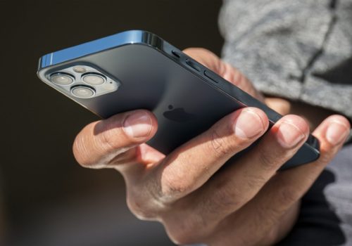 iPhone users in 92 countries receive spyware attack warning from Apple