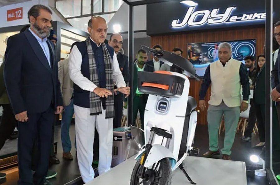 जोयको हाइड्रोजनबाट चल्ने इलेक्ट्रिक स्कुटर कन्सेप्ट शोकेस