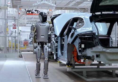 इभी निर्माता निओले फ्याक्ट्री उत्पादन लाइनमा ह्युमनोइड रोबोटको परीक्षण प्रयोग गर्दै